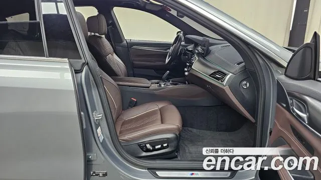 BMW 6 серии Gran Turismo 2023 thumb 10