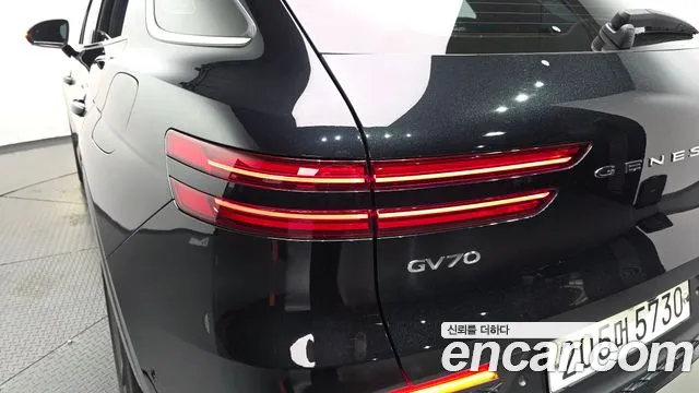 Genesis GV70 2021 thumb 11