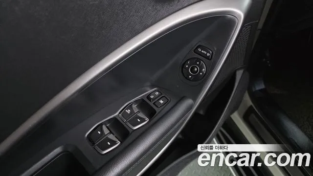 Hyundai Санта Фе 2013 thumb 2