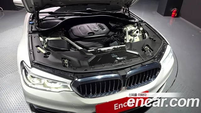 BMW 5 серии 2018 thumb 5
