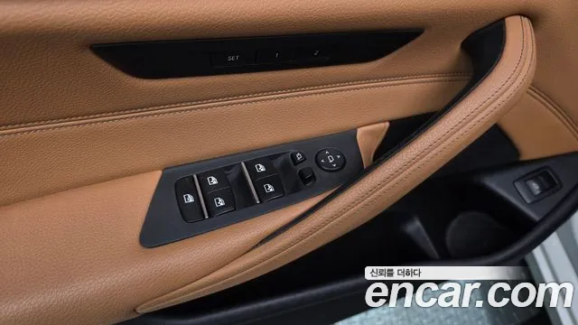 BMW 5 серии 2018 thumb 10
