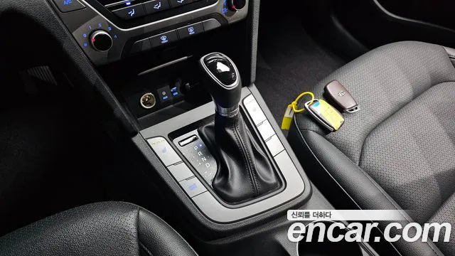 Hyundai AD 2018 thumb 12