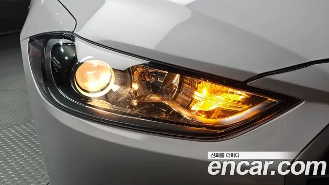 Hyundai AD 2018 thumb 9