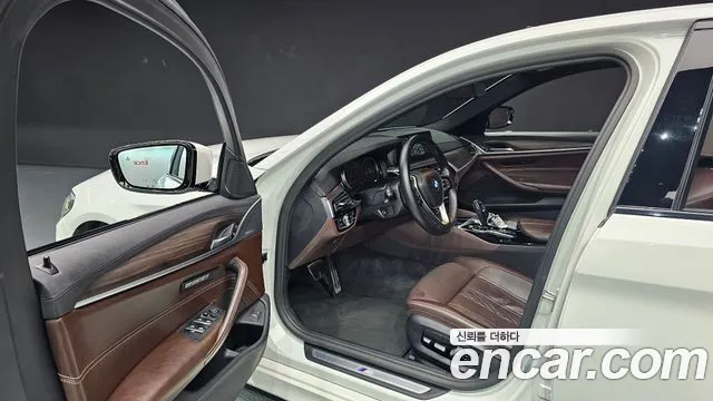 BMW 5 серии 2017 thumb 7