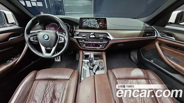 BMW 5 серии 2017 thumb 3