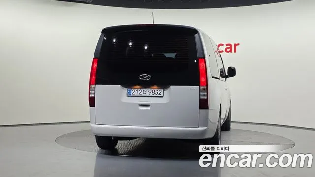 Hyundai Staria 2021 thumb 3