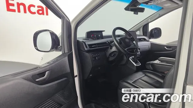 Hyundai Staria 2021 thumb 10