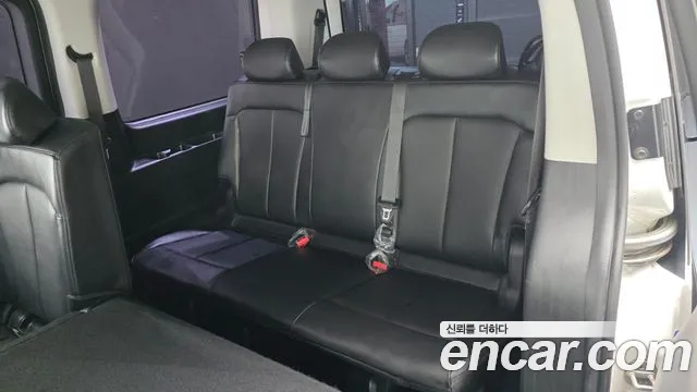 Hyundai Staria 2021 thumb 4