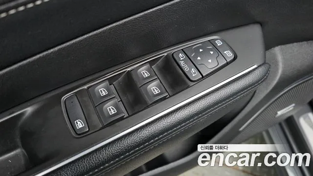 Renault SM6 2016 thumb 6