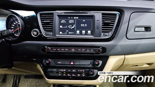 Kia Carnival 2014 thumb 7