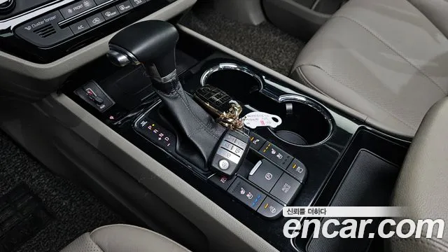 Kia Carnival 2018 thumb 2
