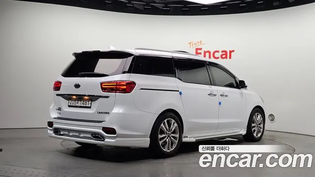 Kia Carnival 2018 thumb 8