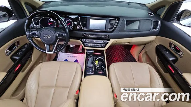 Kia Carnival 2018 thumb 11
