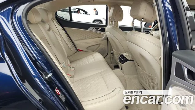 Genesis G70 2019 thumb 11