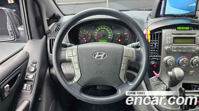 Hyundai Staria 2015 thumb 5