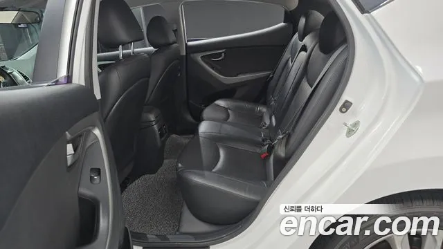 Hyundai Elantra 2015 thumb 2