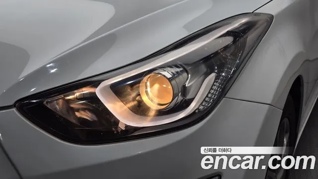 Hyundai Elantra 2015 thumb 6