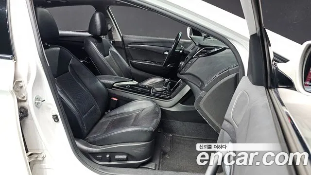 Hyundai i40 2012 thumb 2