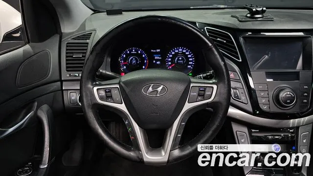 Hyundai i40 2012 thumb 9