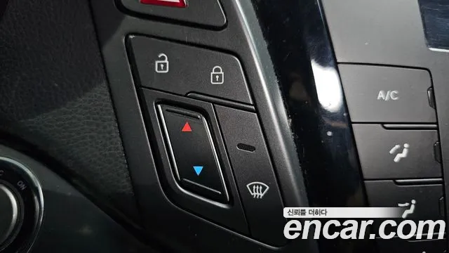 Hyundai i40 2012 thumb 6