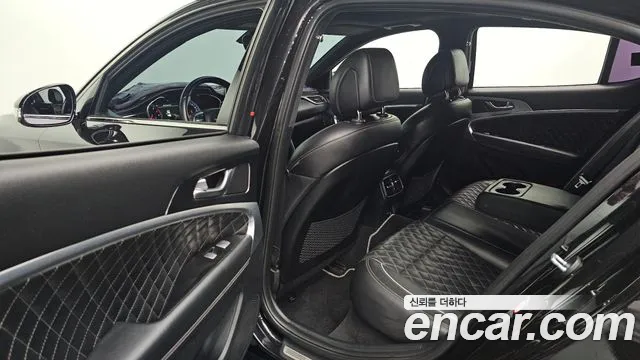 Genesis G70 2018 thumb 2