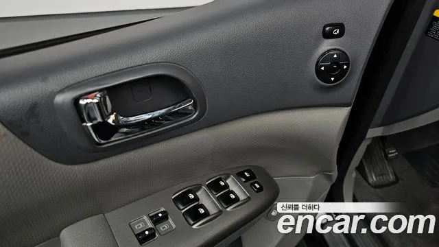 Kia Canival 2013 thumb 11