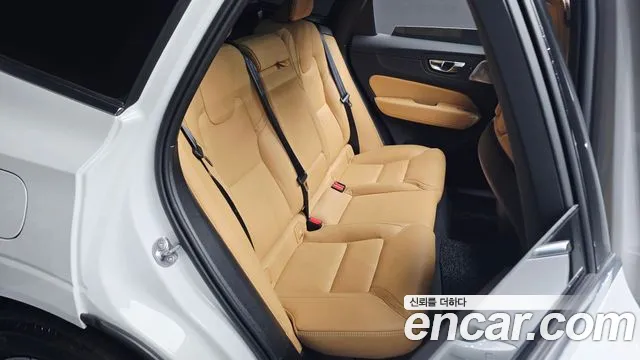 Volvo XC60 2024 thumb 7