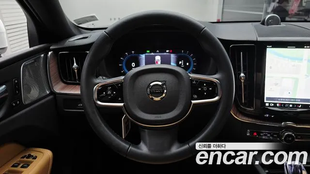 Volvo XC60 2024 thumb 3
