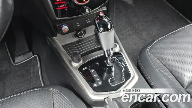 KGM Tivoli 2015 thumb 11