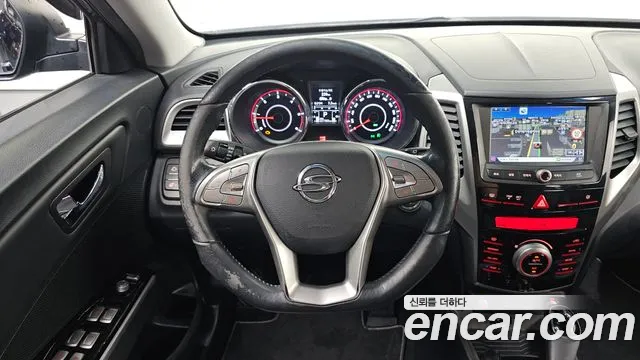 KGM Tivoli 2015 thumb 8