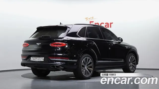 Bentley Bentayga 2023 thumb 8
