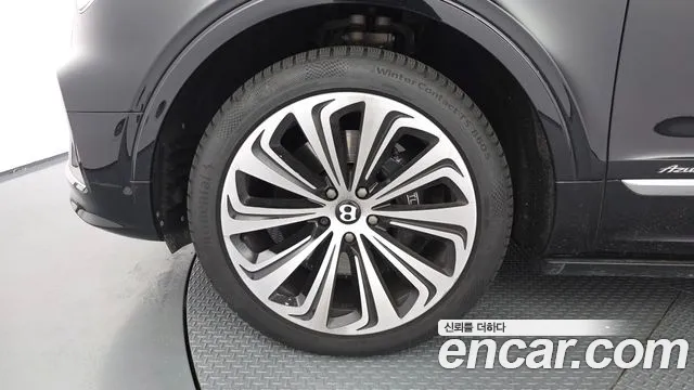 Bentley Bentayga 2023 thumb 9