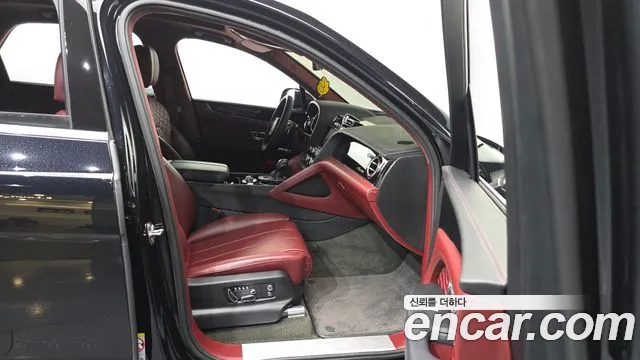 Bentley Bentayga 2023 thumb 6