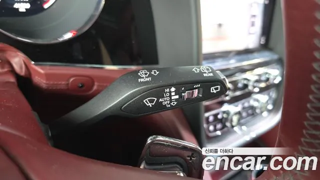 Bentley Bentayga 2023 thumb 5