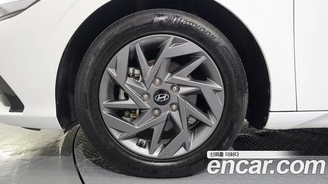 Hyundai Elantra 2023 thumb 11