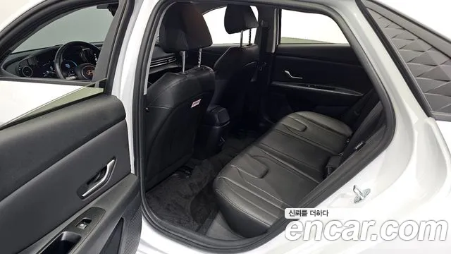 Hyundai Elantra 2023 thumb 4