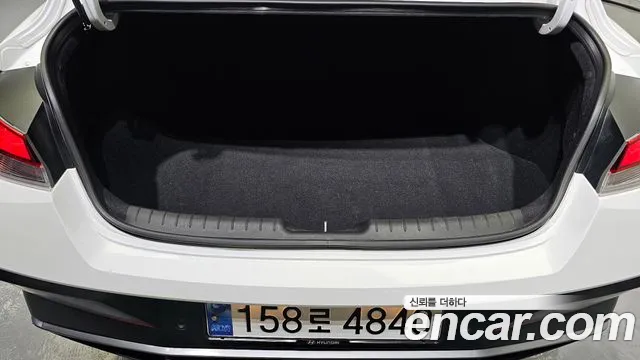 Hyundai Elantra 2023 thumb 12