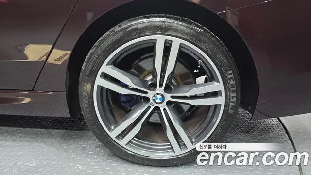 BMW 6 серии Gran Turismo 2018 thumb 9