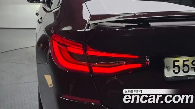 BMW 6 серии Gran Turismo 2018 thumb 11
