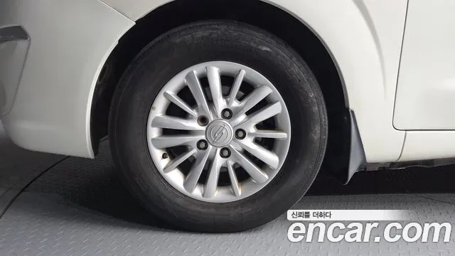 KGM Korando 2013 thumb 2