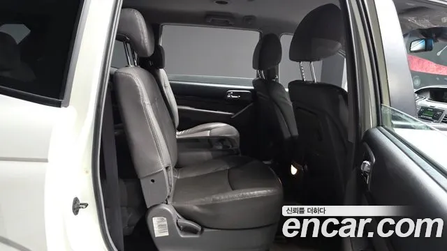 KGM Korando 2013 thumb 7