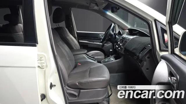 KGM Korando 2013 thumb 8