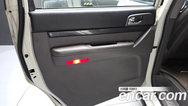 KGM Korando 2013 thumb 6