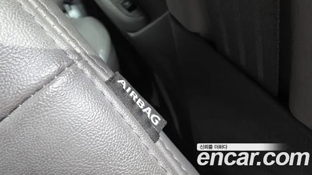 KGM Korando 2013 thumb 12