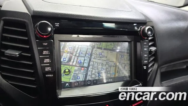 KGM Tivoli Air 2016 thumb 9