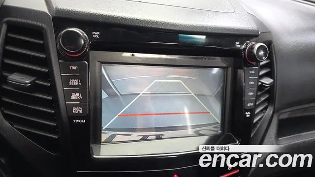 KGM Tivoli Air 2016 thumb 10