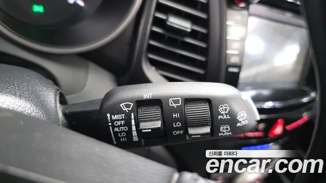KGM Tivoli Air 2016 thumb 6
