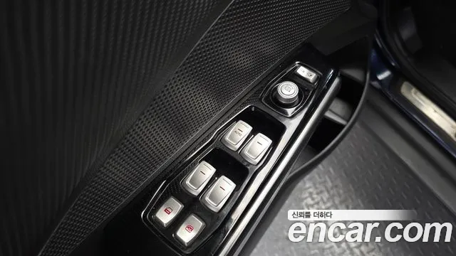 KGM Tivoli Air 2016 thumb 12
