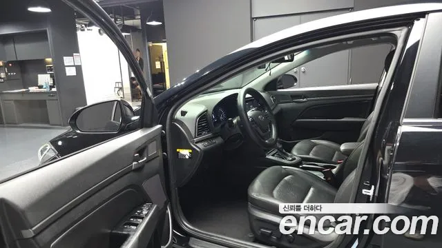Hyundai AD 2016 thumb 10
