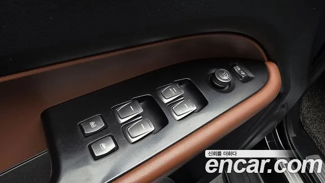 KGM Rexton 2019 thumb 4